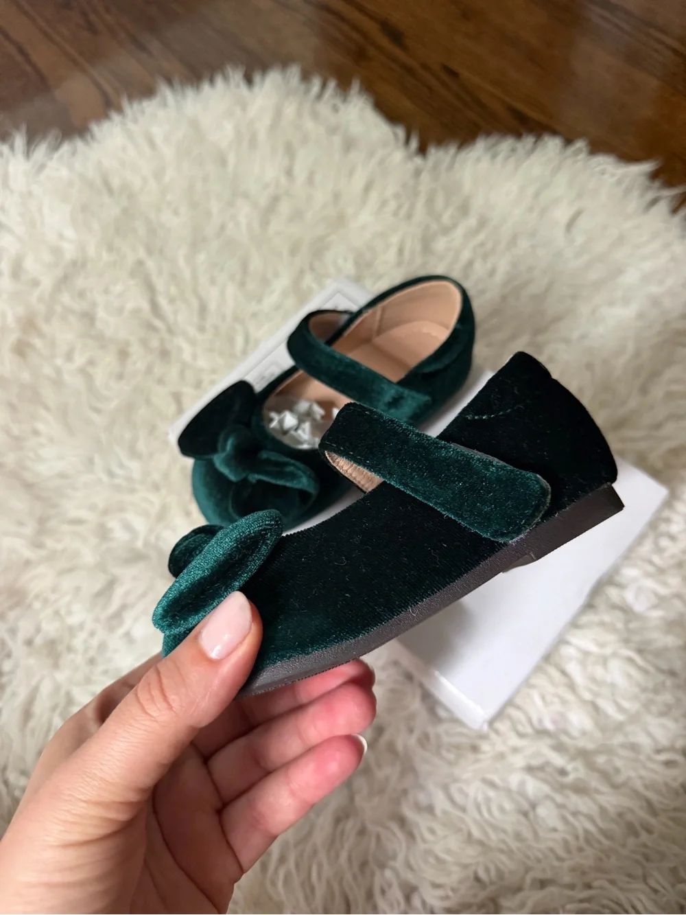 Girls Velvet Mary Jane Shoes with Bow - Green